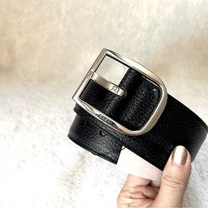 Gucci Black Leather Belt with Silver Buckle